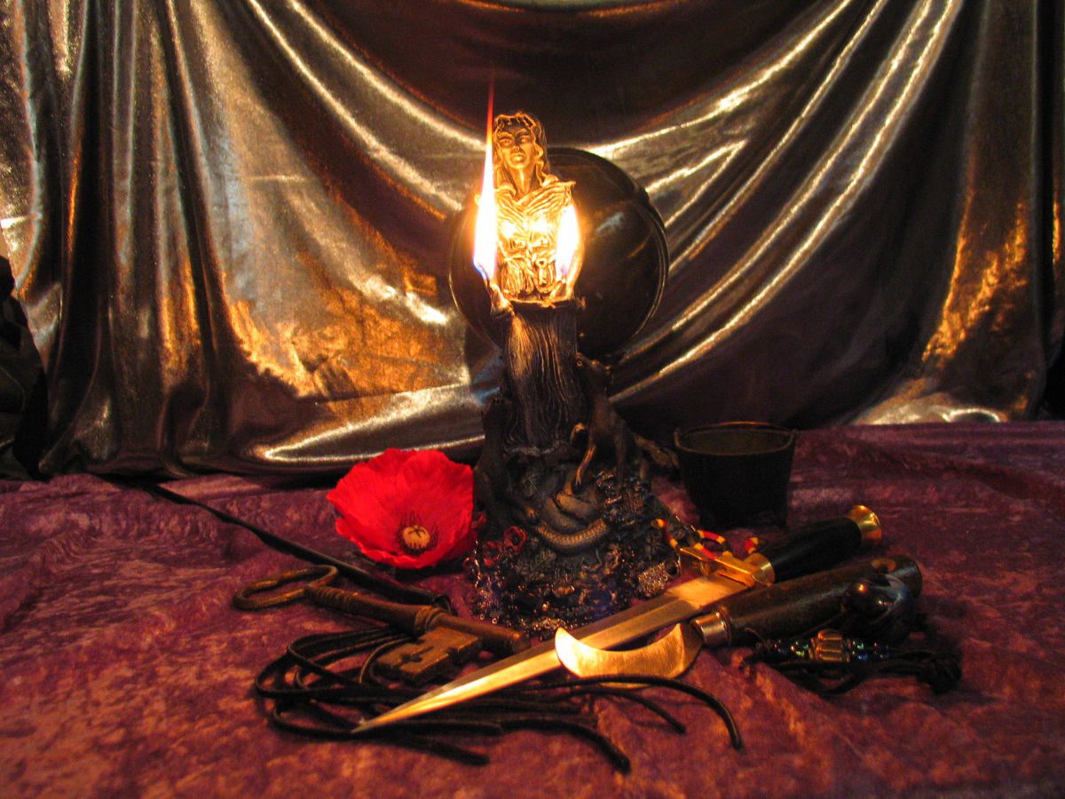 Haven of Ravens - Goddess Candle